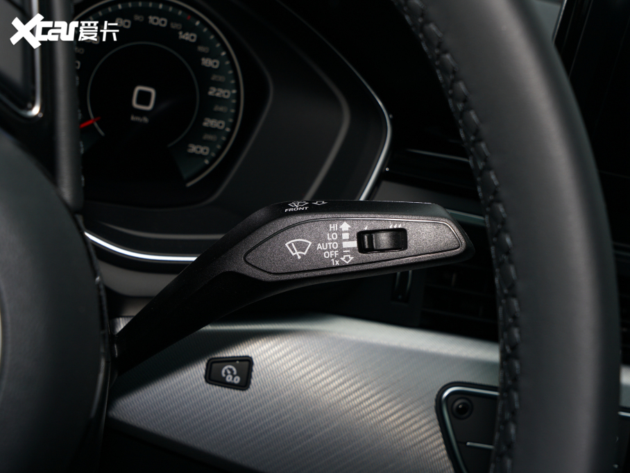 2022WA5 Coupe Coupe 40 TFSI rЄӸ