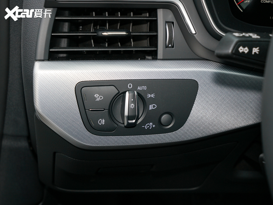 2022WA5 Coupe Coupe 40 TFSI rЄӸ