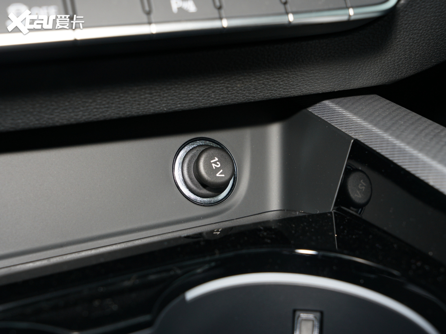 2022WA5 Coupe Coupe 40 TFSI rЄӸ