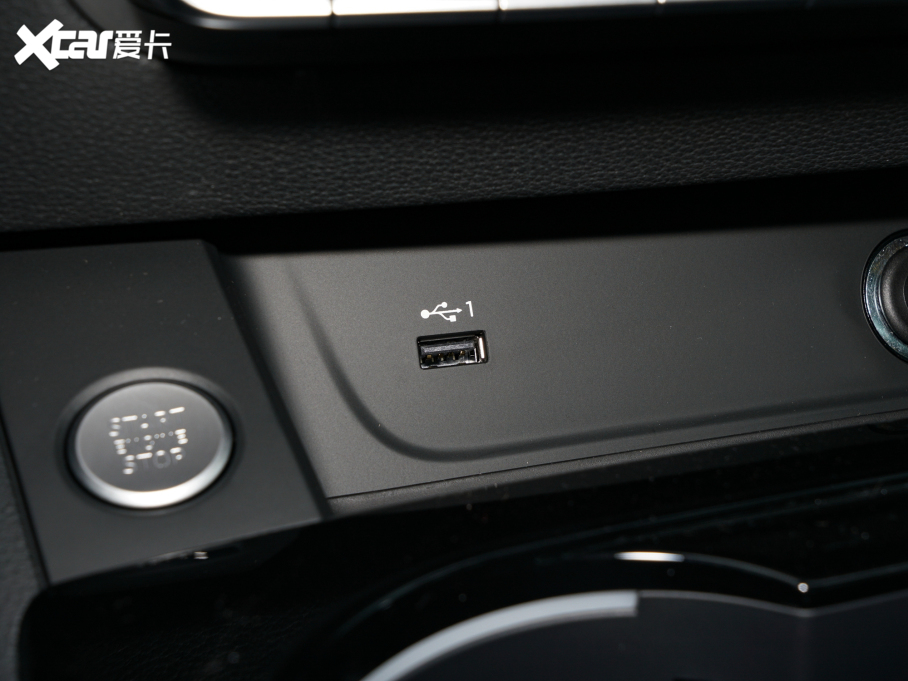 2022WA5 Coupe Coupe 40 TFSI rЄӸ