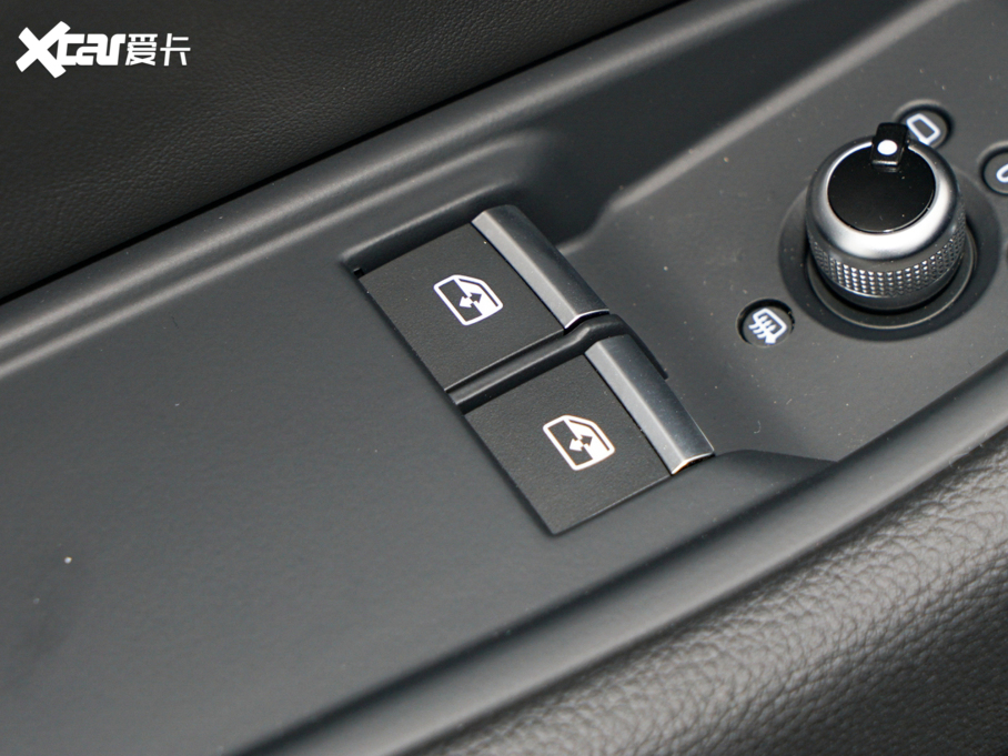 2022WA5 Coupe Coupe 40 TFSI rЄӸ