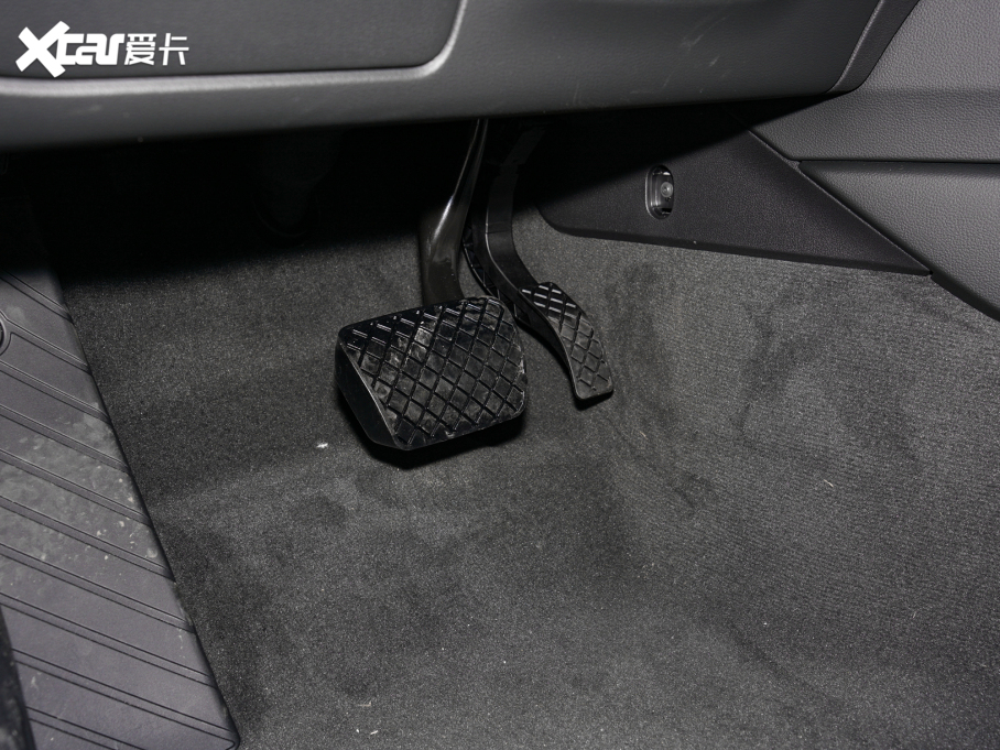 2022WA5 Coupe Coupe 40 TFSI rЄӸ