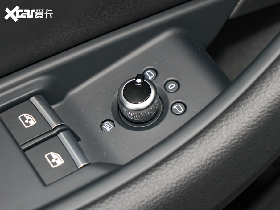 2022WA5 Coupe Coupe 40 TFSI rЄӸ