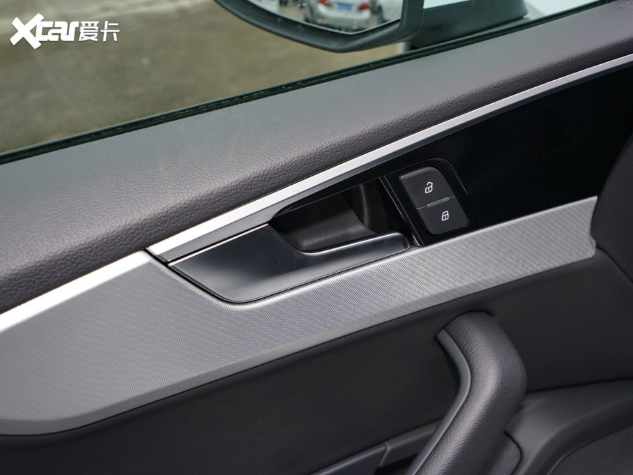 2022WA5 Coupe Coupe 40 TFSI rЄӸ