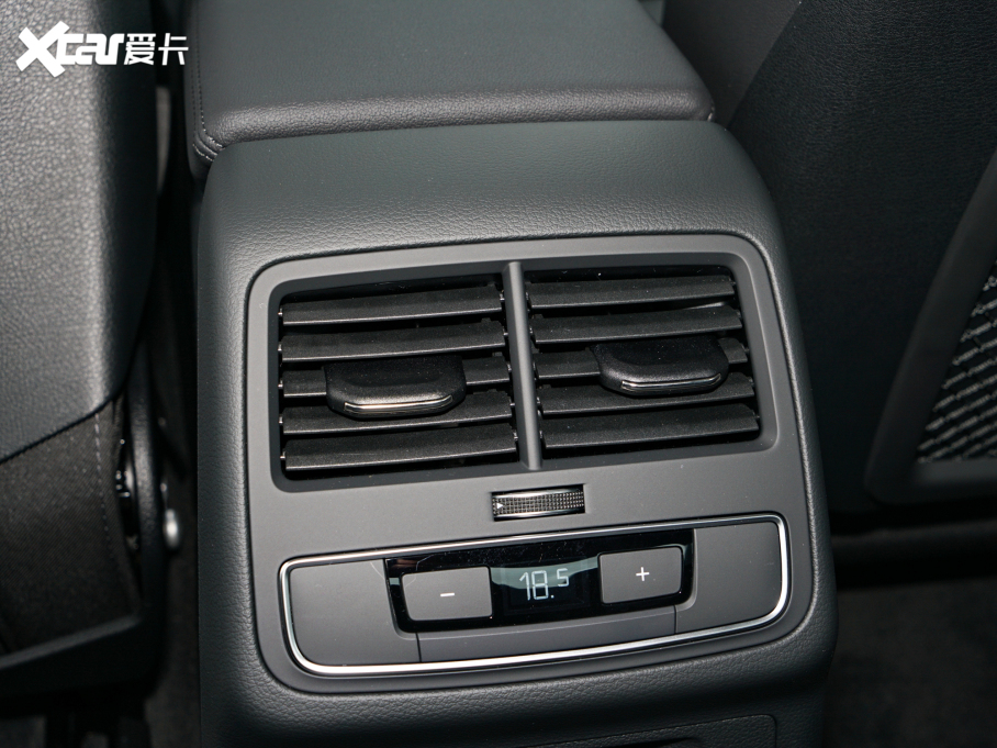 2022WA5 Coupe Coupe 40 TFSI rЄӸ