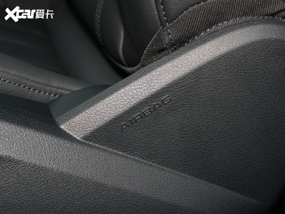 2022WA5 Coupe Coupe 40 TFSI r(sh)ЄӸ