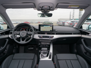 2022Coupe 40 TFSI rЄӸ (ni)ȫ