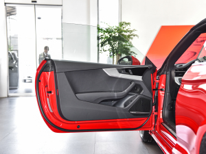 2022��Cabriolet 45 TFSI quattro ���x�Ӹ��� �{�λ܇�T