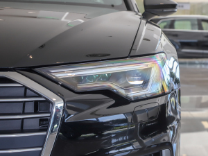 2022A(y)vant h 40 TFSI AӸ (ji)^