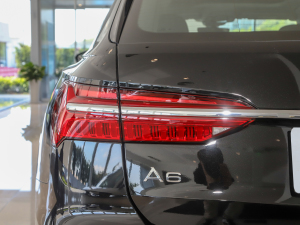 2022A(y)vant h 40 TFSI AӸ (ji)^