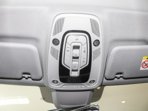 2022Avant h 40 TFSI AӸ п؅^