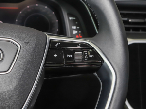 2022Avant h 40 TFSI AӸ п؅^