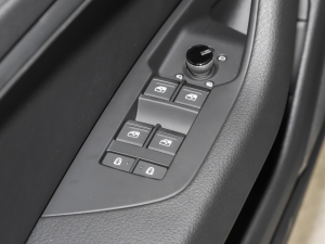 2022Avant h 40 TFSI AӸ п؅^