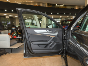 2022Avant h 45 TFSI xӸ {λ܇T