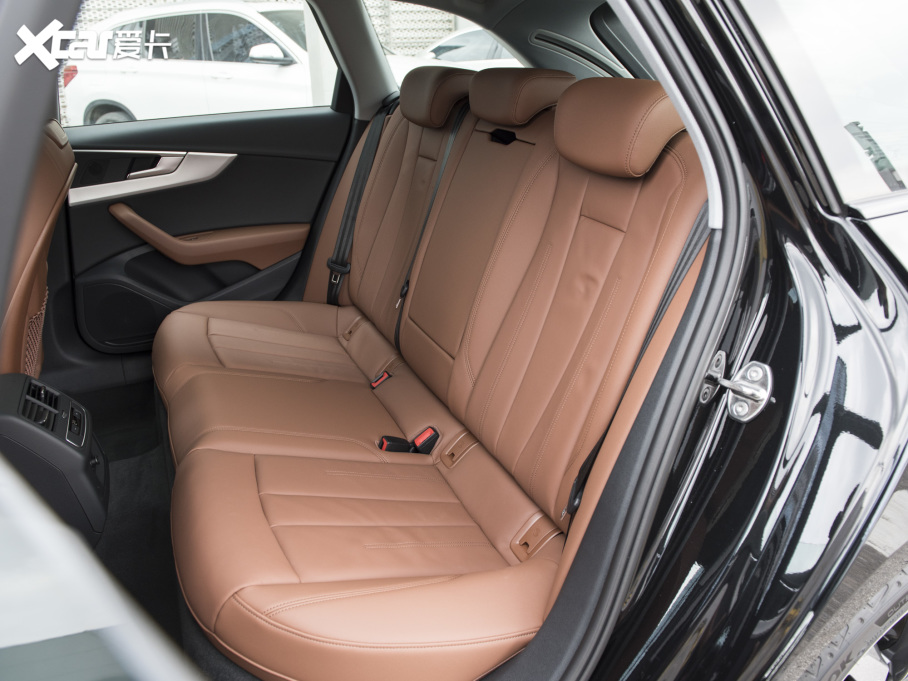 2022WA4 Avant Avant 40TFSI r