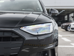 2022Avant 40TFSI r ^