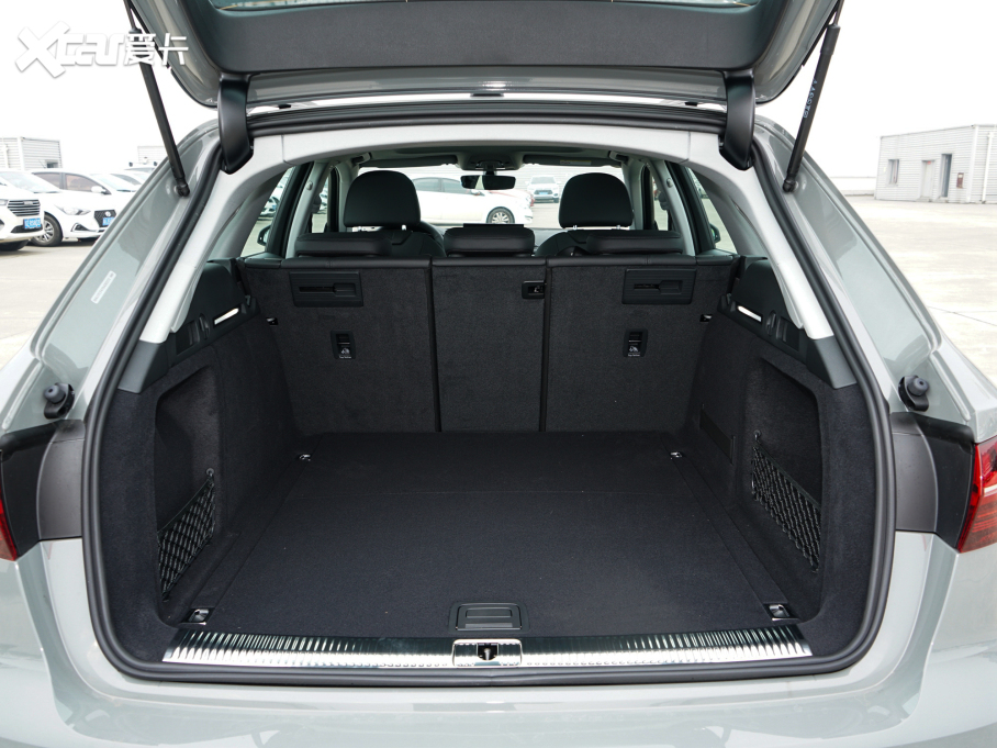 2022WA4(M) allroad quattro