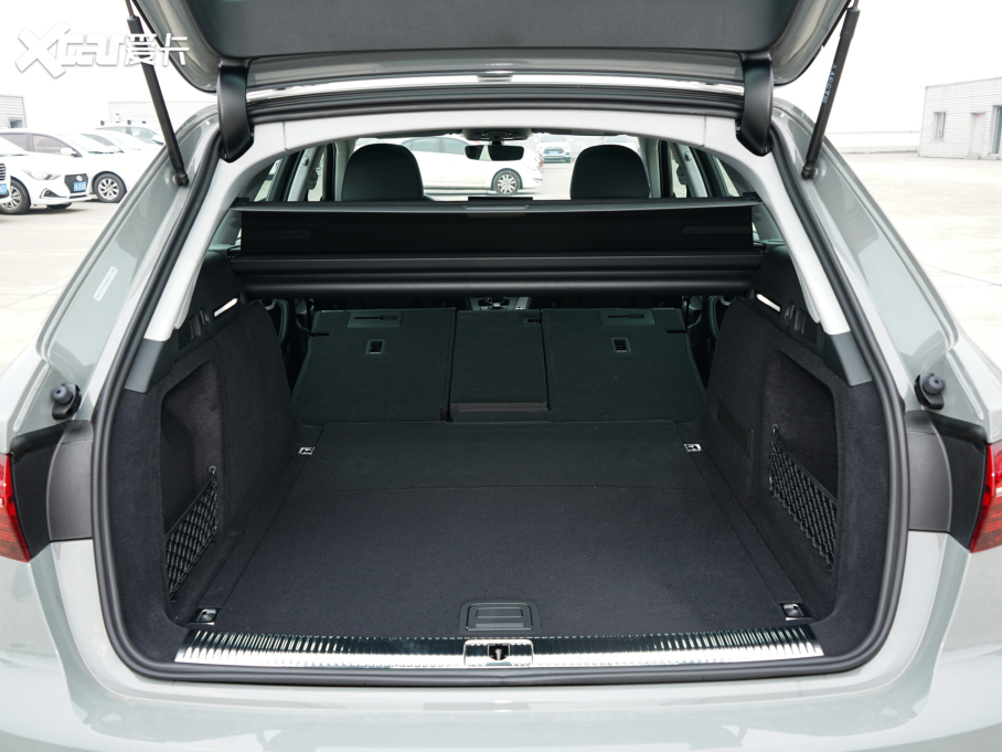 2022WA4(M) allroad quattro