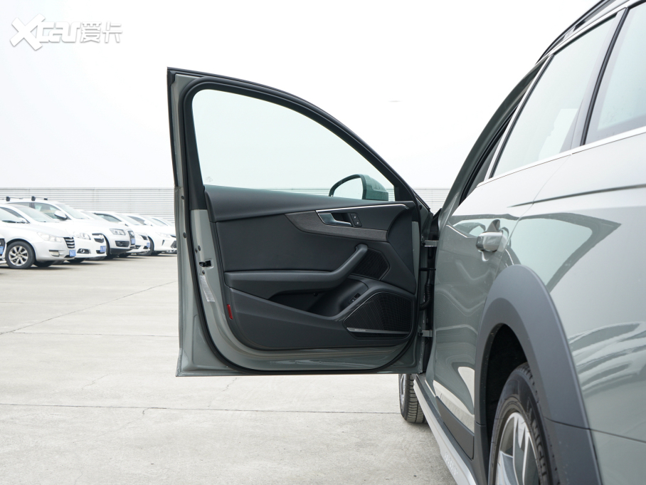 2022WA4(M) allroad quattro