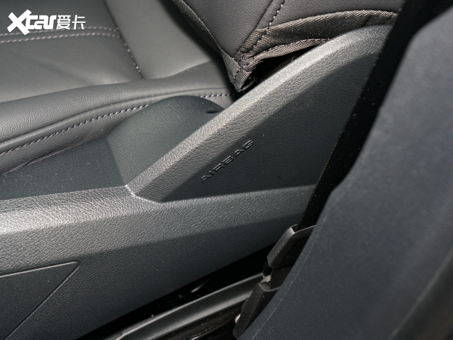 2022WA4(M) allroad quattro