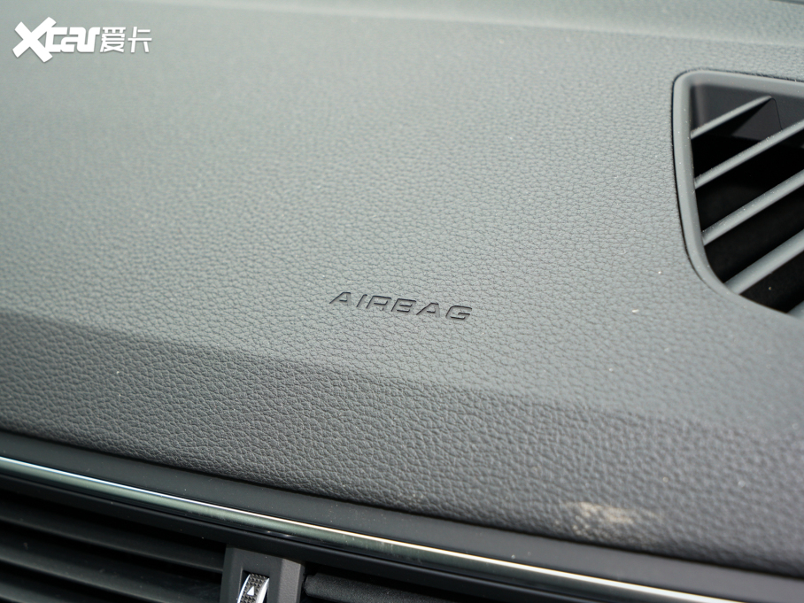 2022WA4(M) allroad quattro