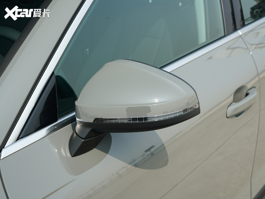 2022��W��A4(�M��) allroad quattro ��ѩ�\�Ӱ�