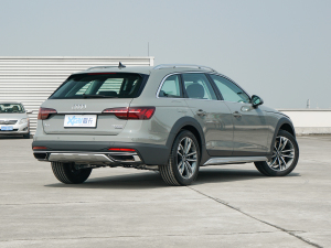 2022款allroad quattro 冰雪运动版 右后45度