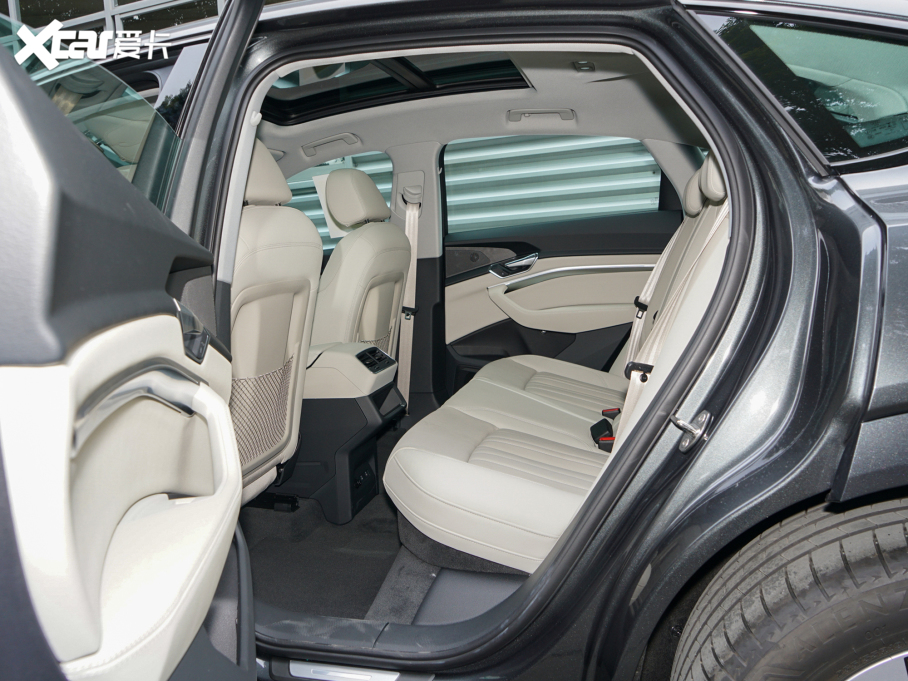 2022?yun)We-tron(M(jn)) Sportback 55 quattro A