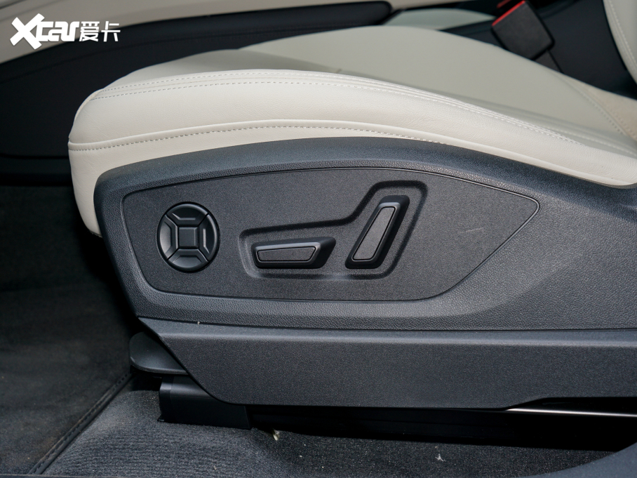 2022We-tron(M) Sportback 55 quattro A