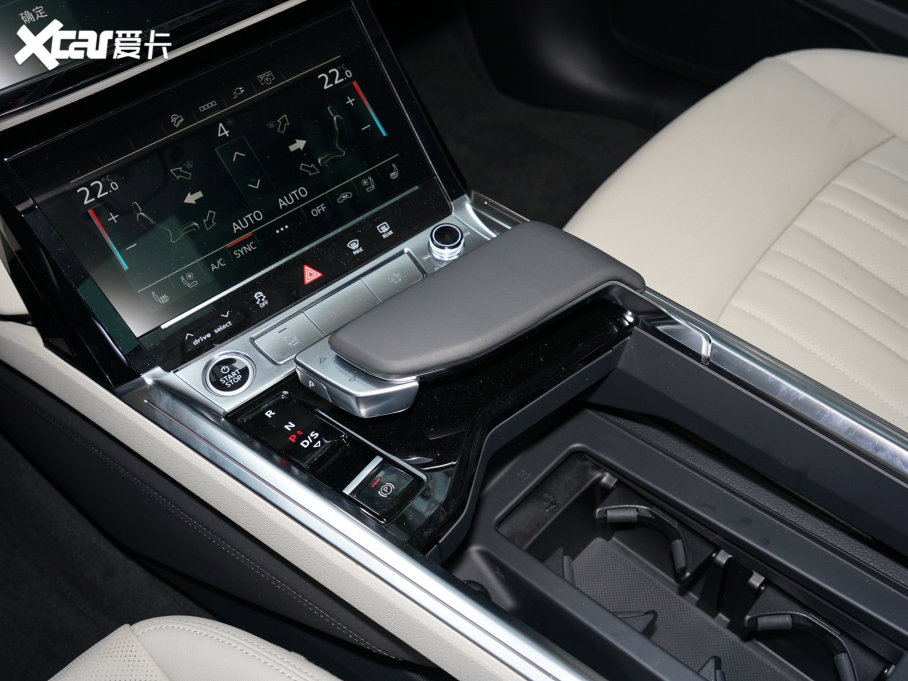 2022��W��e-tron(�M��) Sportback 55 quattro ���A��