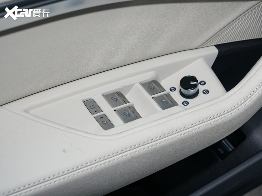 2022��W��e-tron(�M��) Sportback 55 quattro ���A��