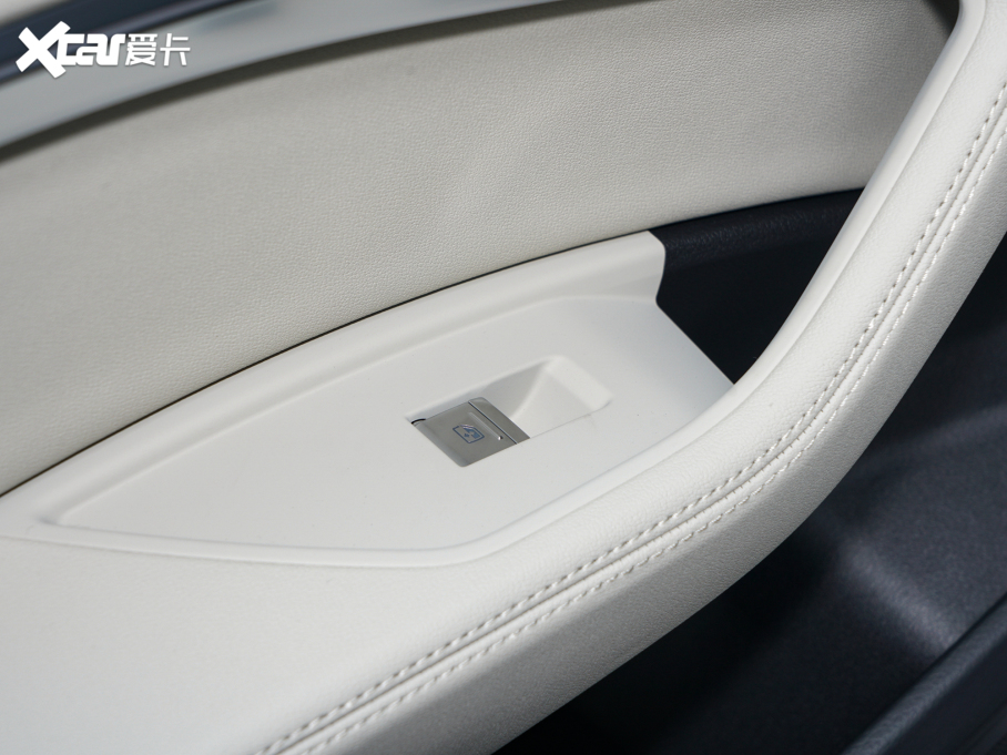 2022We-tron(M) Sportback 55 quattro A