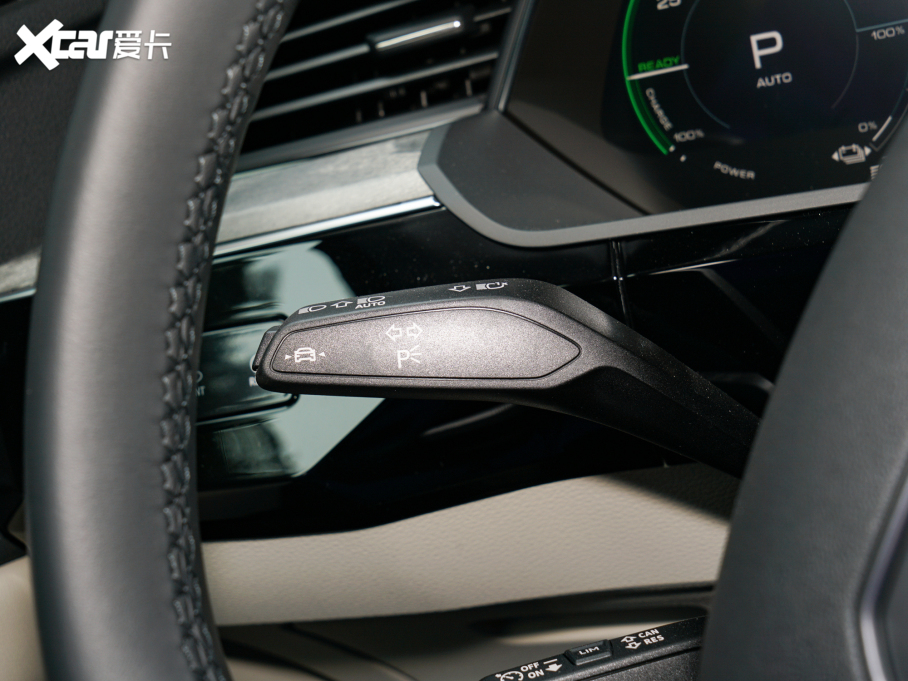 2022We-tron(M) Sportback 55 quattro A