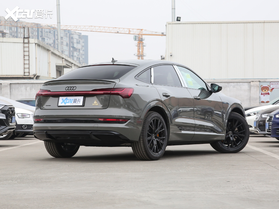 2022We-tron(M) Sportback 55 quattro 