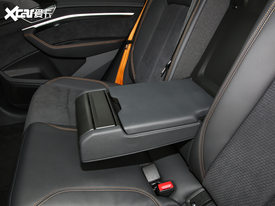 2022We-tron(M) Sportback 55 quattro 