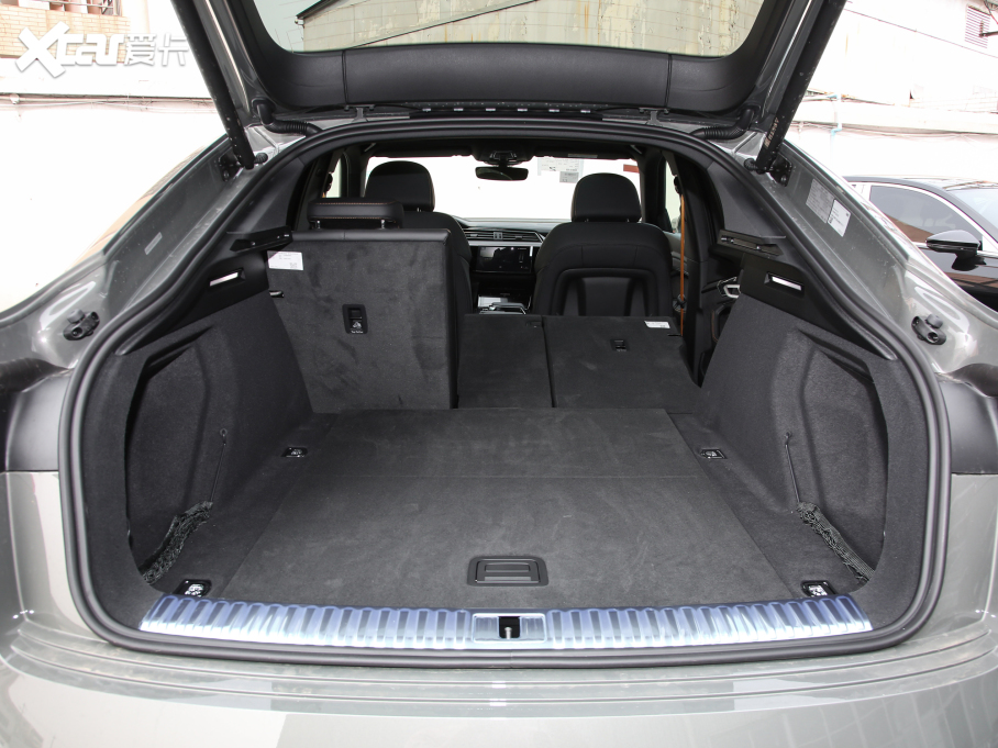 2022We-tron(M) Sportback 55 quattro 