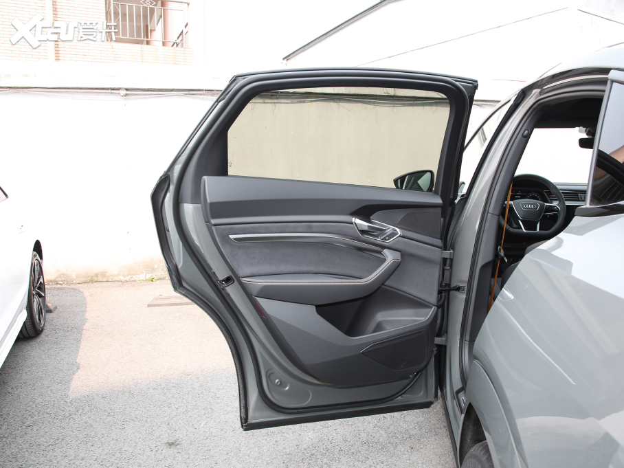 2022?yun)We-tron(M(jn)) Sportback 55 quattro 