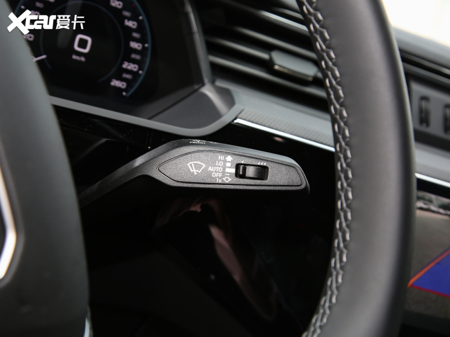 2022We-tron(M) Sportback 55 quattro 