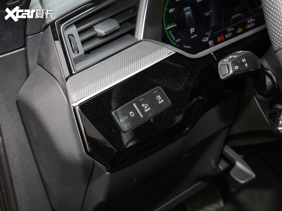 2022We-tron(M) Sportback 55 quattro 