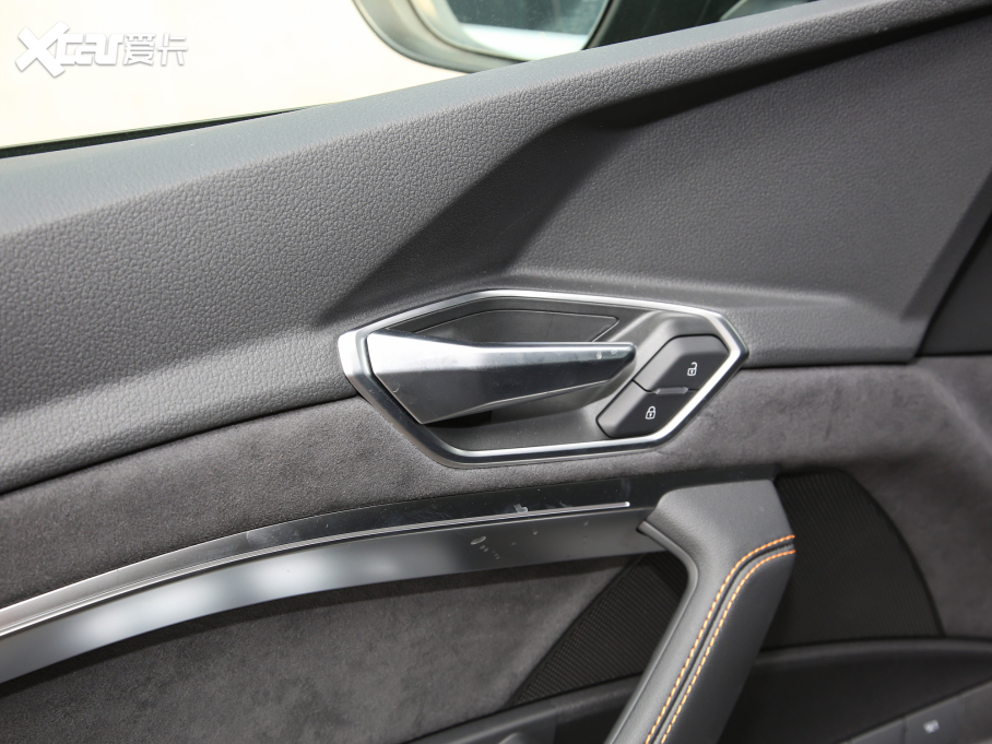 2022We-tron(M) Sportback 55 quattro 