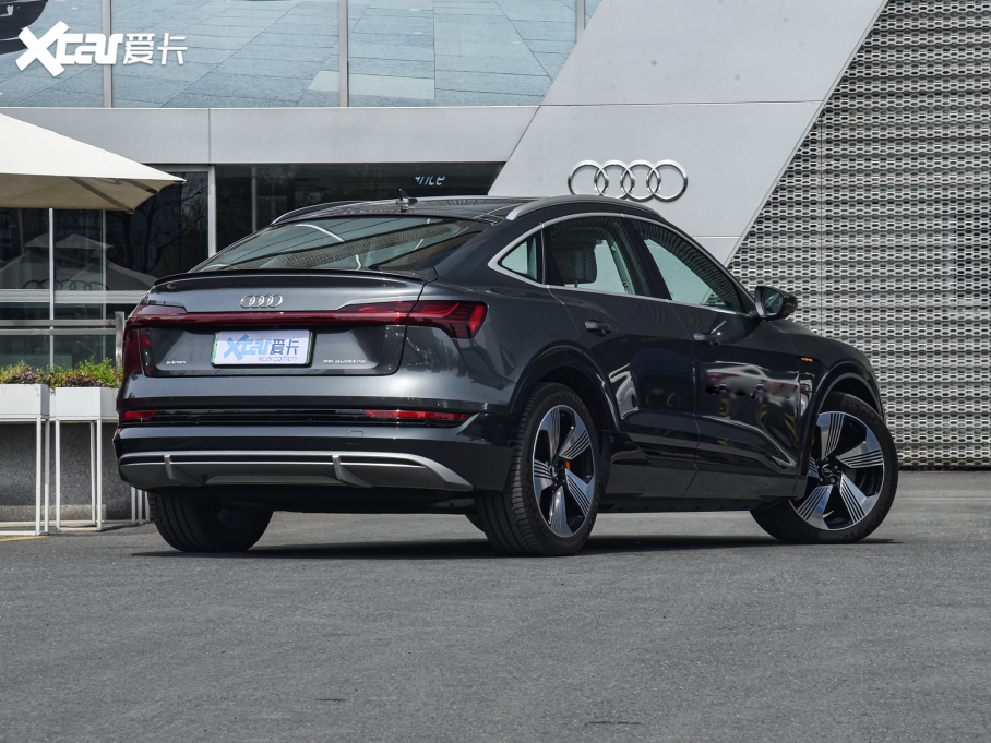 2022We-tron(M) Sportback 55 quattro x