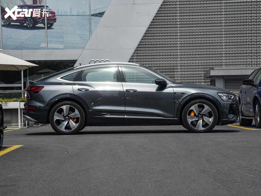 2022We-tron(M) Sportback 55 quattro x