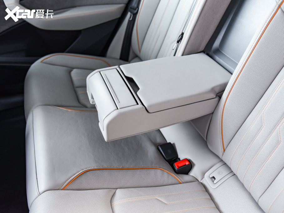 2022We-tron(M) Sportback 55 quattro x