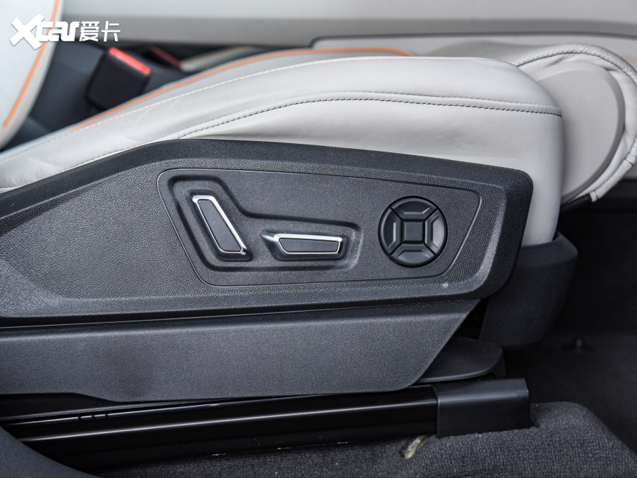 2022We-tron(M) Sportback 55 quattro x