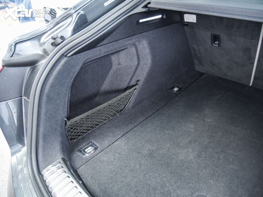 2022We-tron(M) Sportback 55 quattro x