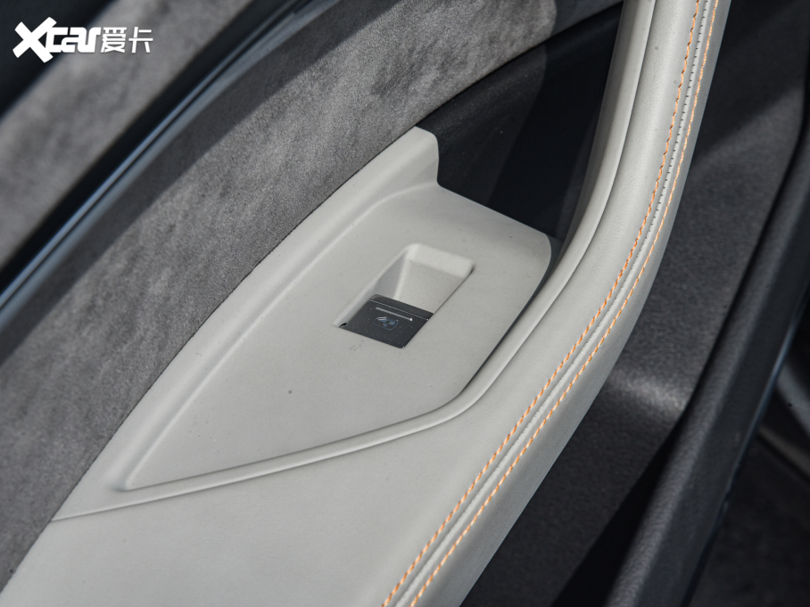 2022We-tron(M) Sportback 55 quattro x