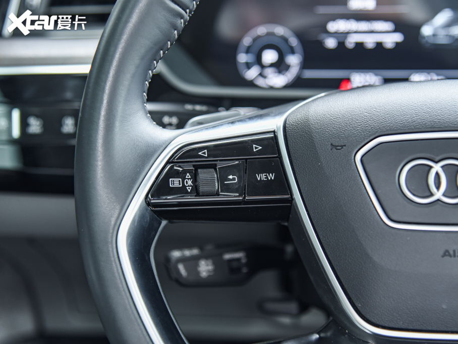 2022We-tron(M) Sportback 55 quattro x