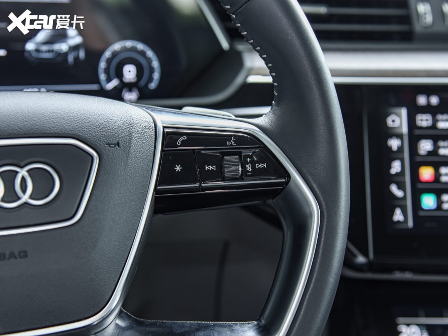 2022We-tron(M) Sportback 55 quattro x