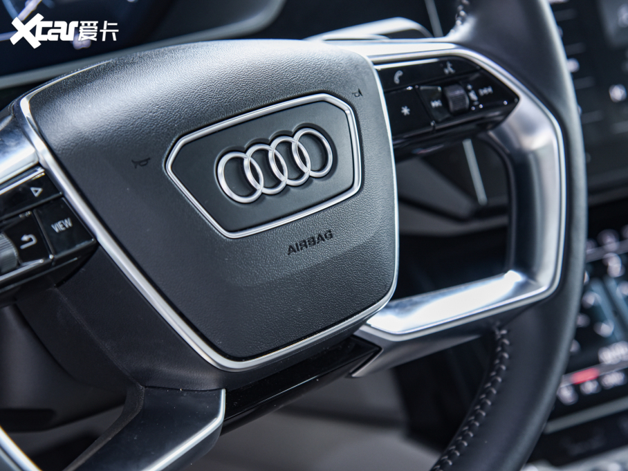 2022We-tron(M) Sportback 55 quattro x