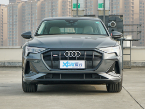 2022Sportback 55 quattro A w^